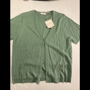 Croft & Barrow green sweater misses large